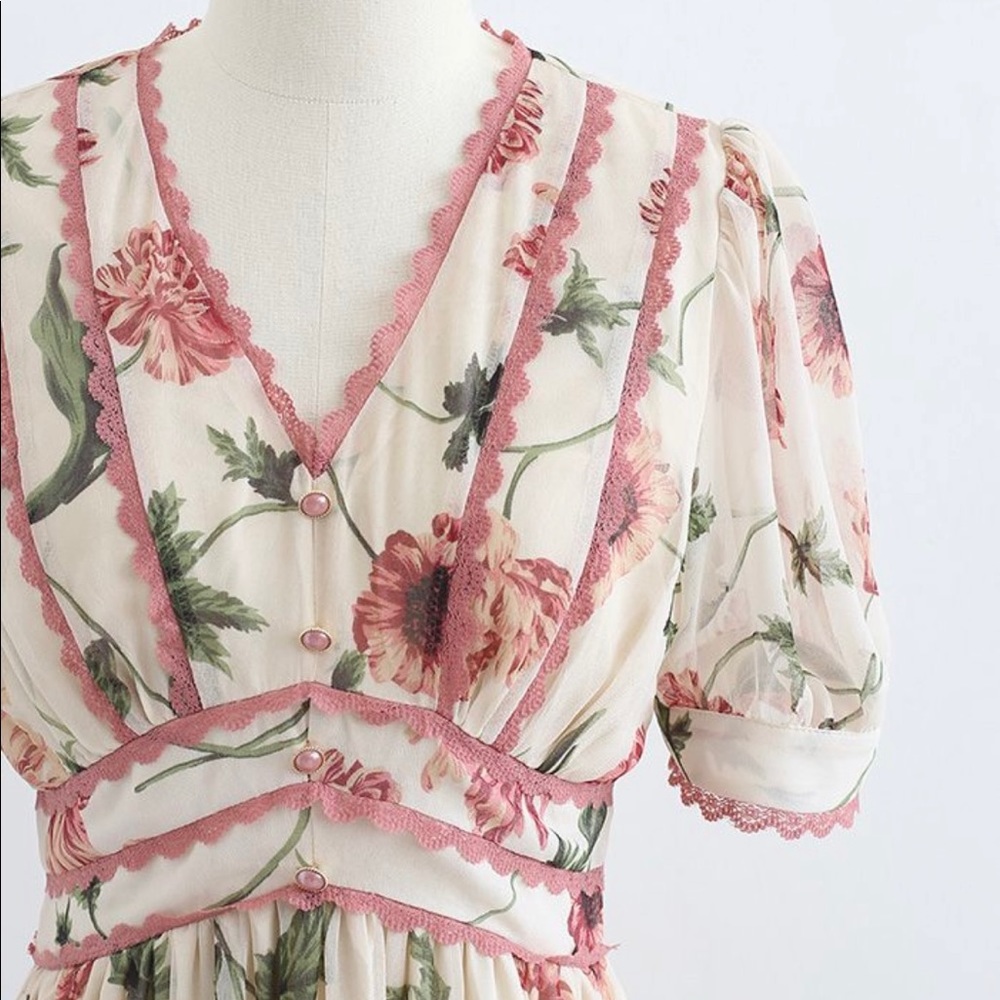 LACEY EDGE FLORAL PRINTED CHIFFON DRESS (pre-loved) - Picture 5 of 15